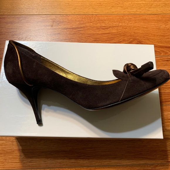 Authentic Givenchy Suede Pumps - Picture 7 of 10